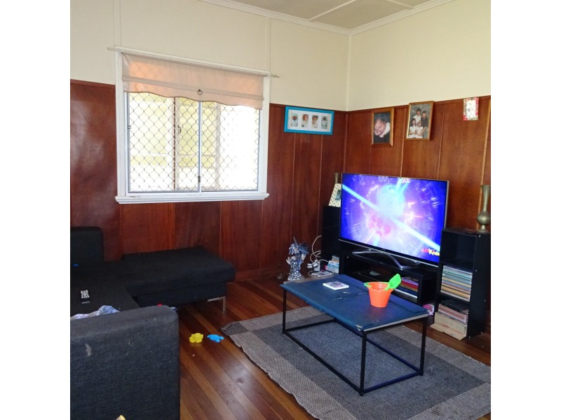 11 WEST STREET, Childers QLD 4660