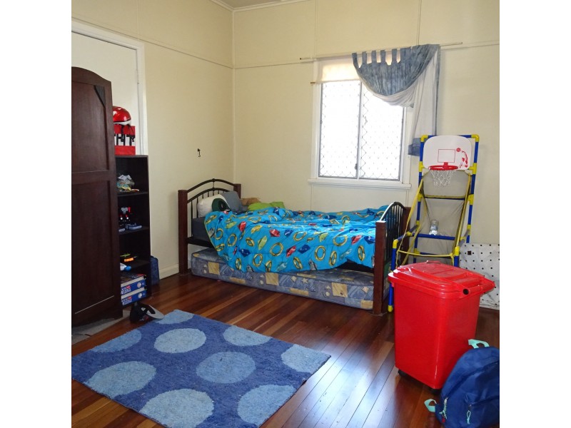 11 WEST STREET, Childers QLD 4660