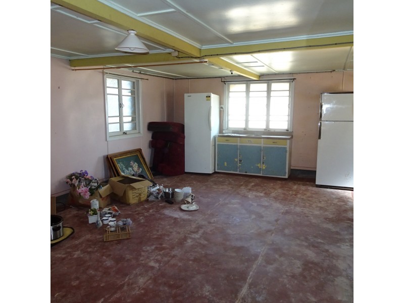 11 WEST STREET, Childers QLD 4660