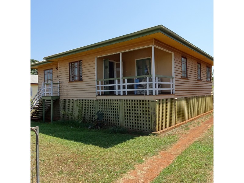 11 WEST STREET, Childers QLD 4660