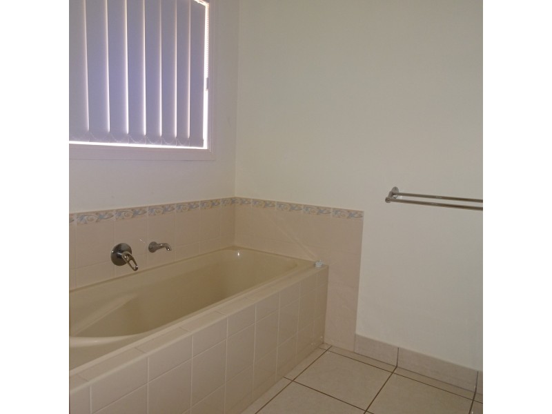 5 CANECUTTER COURT, Childers QLD 4660