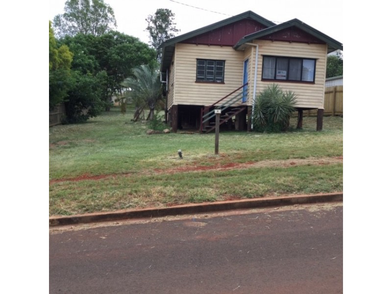4 Elizabeth Street, Childers QLD 4660