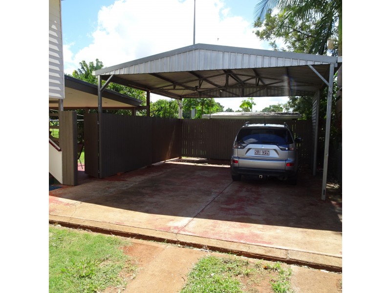 5 PIZZEY STREET, Childers QLD 4660