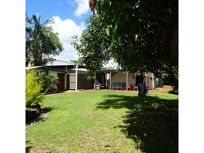 5 PIZZEY STREET, Childers QLD 4660