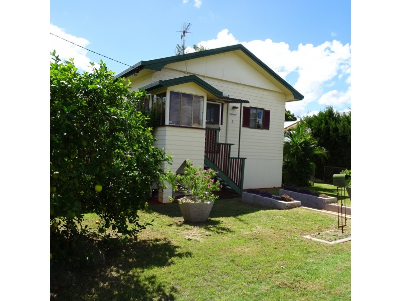5 PIZZEY STREET, Childers QLD 4660