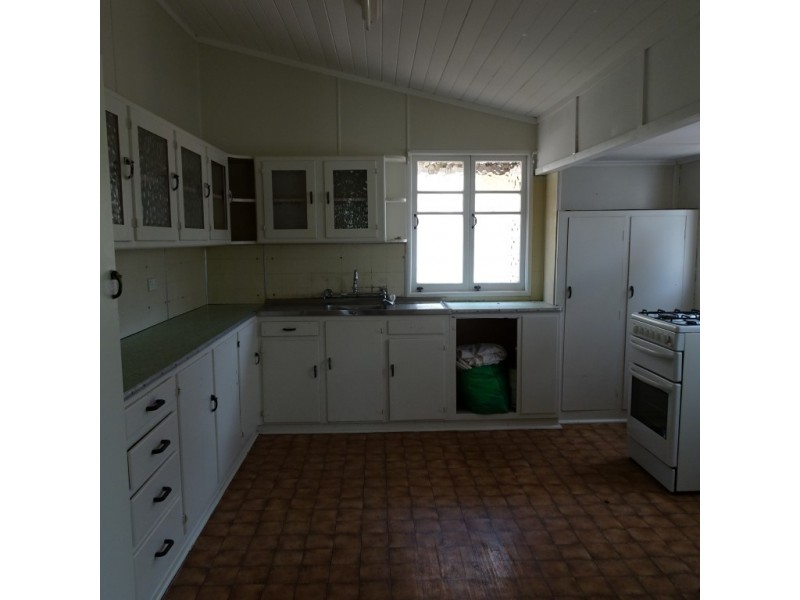 18 WEST STREET, Childers QLD 4660