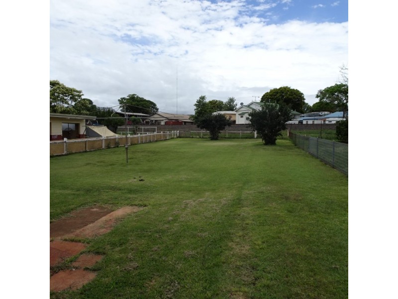18 WEST STREET, Childers QLD 4660