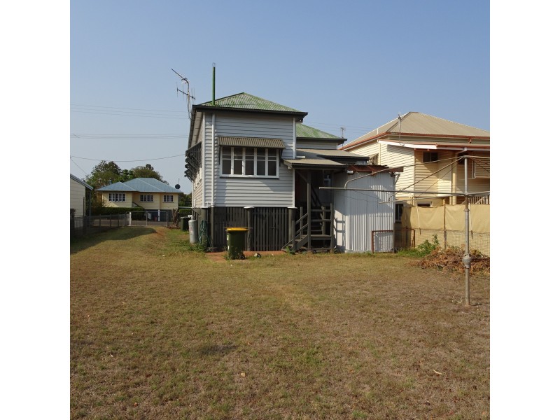 18 WEST STREET, Childers QLD 4660