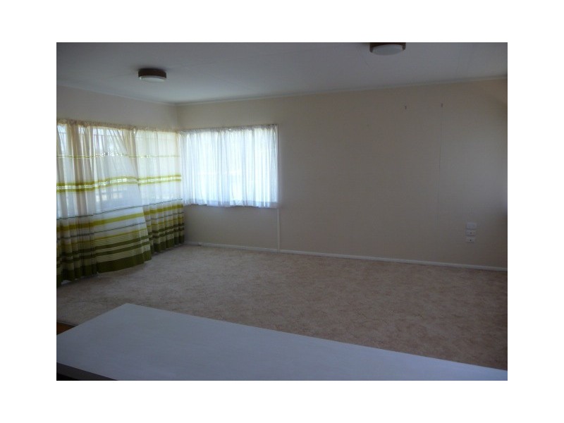 17 QUEEN STREET, Dallarnil QLD 4621