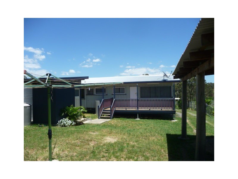 17 QUEEN STREET, Dallarnil QLD 4621