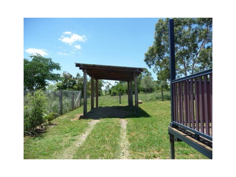17 QUEEN STREET, Dallarnil QLD 4621
