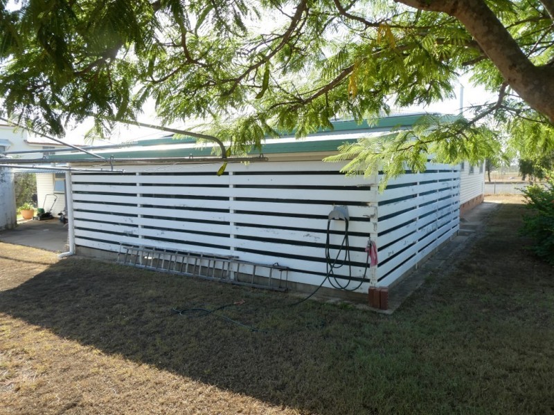 32 VICTORIA STREET, Biggenden QLD 4621