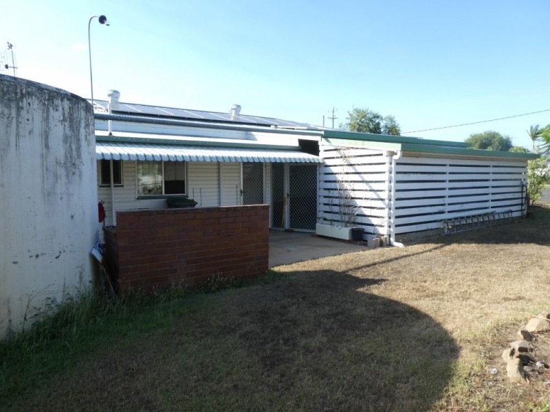 32 VICTORIA STREET, Biggenden QLD 4621