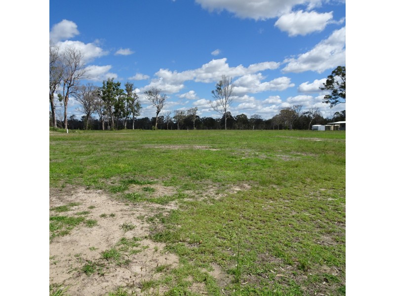 14 Green Court, Buxton QLD 4660