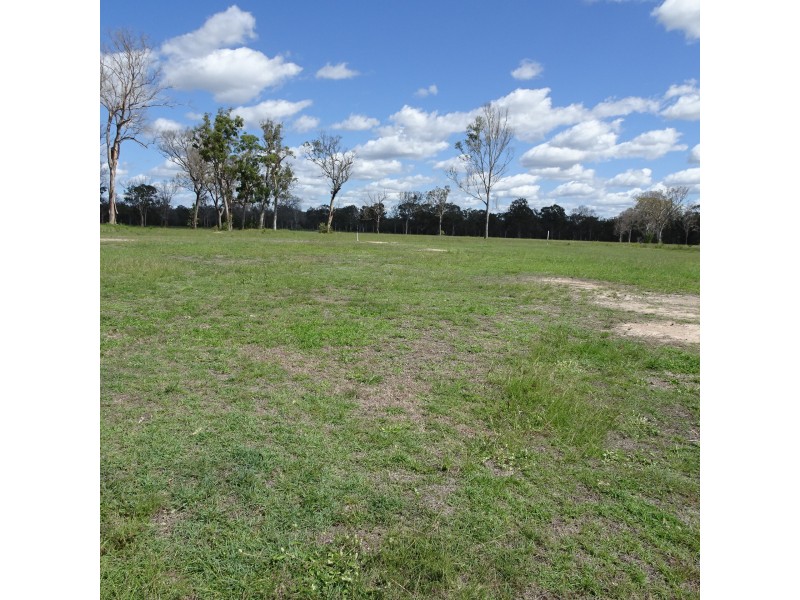 14 Green Court, Buxton QLD 4660
