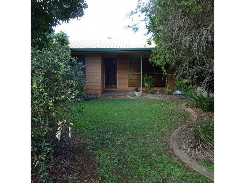 27 Elizabeth Street, Childers QLD 4660