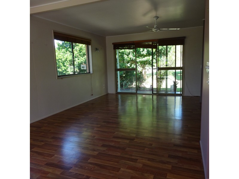 27 Elizabeth Street, Childers QLD 4660