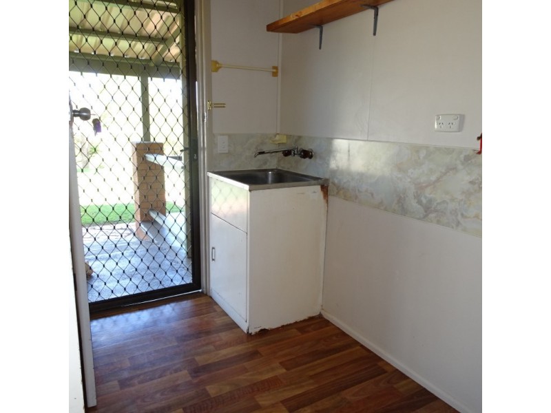27 Elizabeth Street, Childers QLD 4660