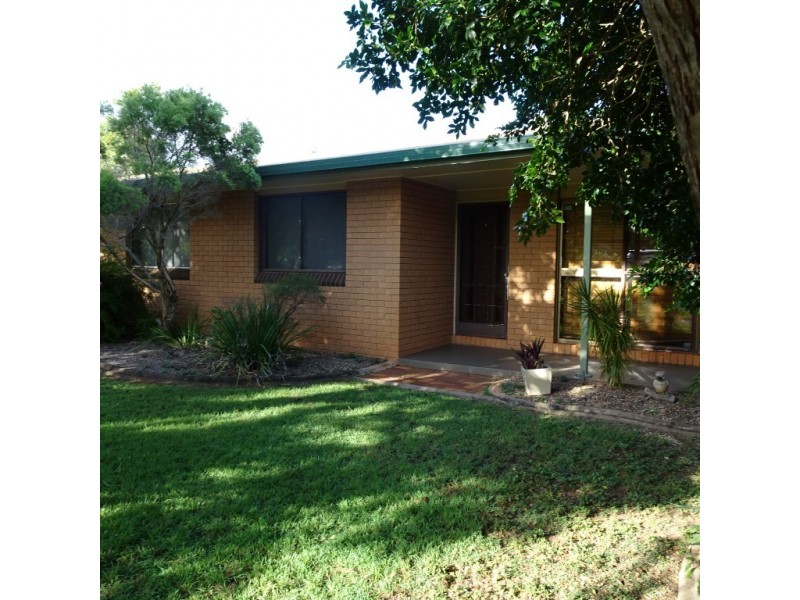 27 Elizabeth Street, Childers QLD 4660