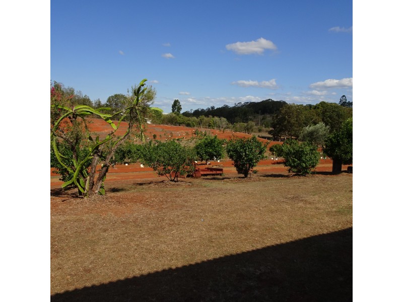 125 RAINBOWS ROAD, South Isis QLD 4660