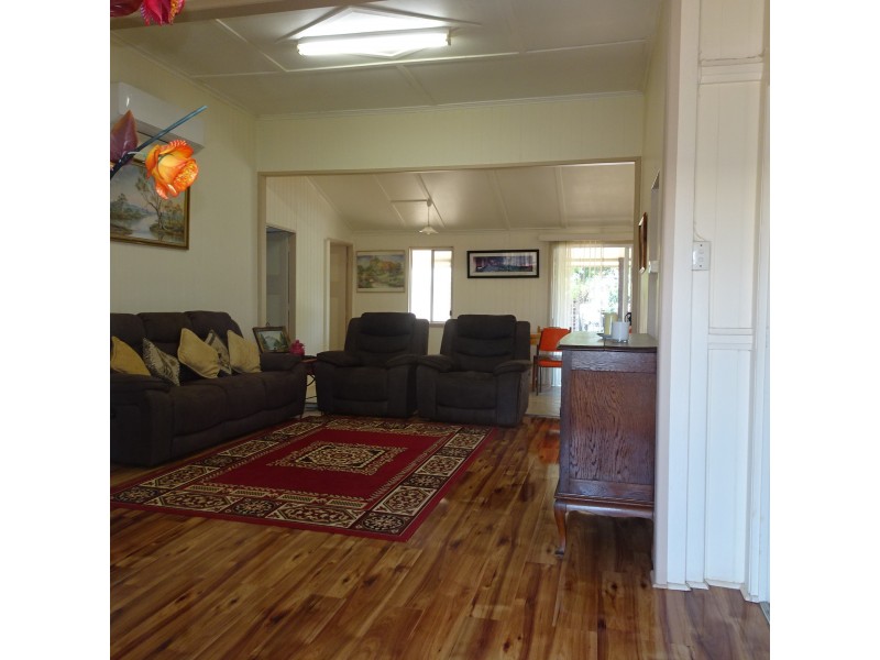 6 WEST STREET, Childers QLD 4660