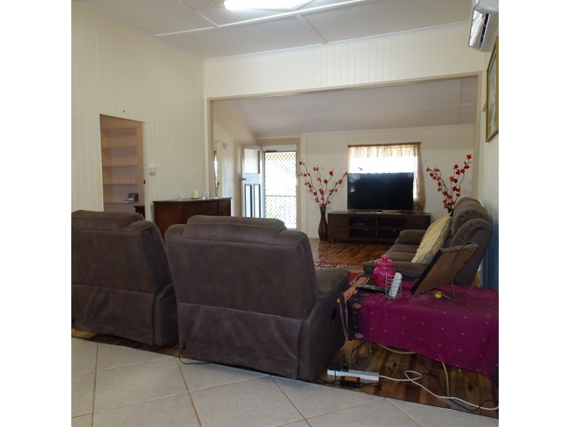 6 WEST STREET, Childers QLD 4660