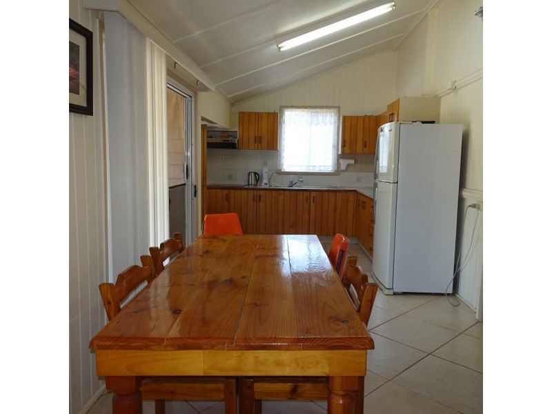 6 WEST STREET, Childers QLD 4660