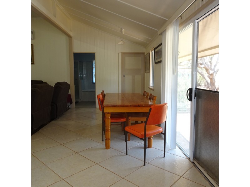 6 WEST STREET, Childers QLD 4660