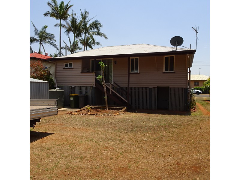 6 WEST STREET, Childers QLD 4660