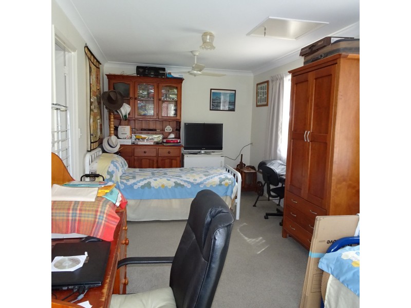 24 POWERS STREET, Buxton QLD 4660