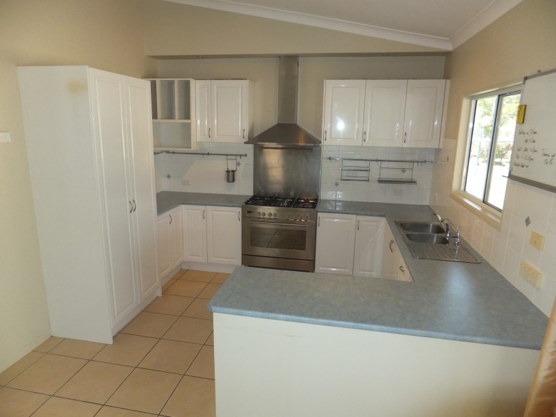 13 GREVILLEA DRIVE, Redridge QLD 4660
