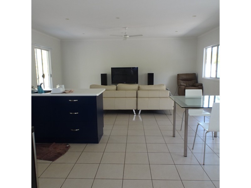 6 BURRUM STREET, Buxton QLD 4660