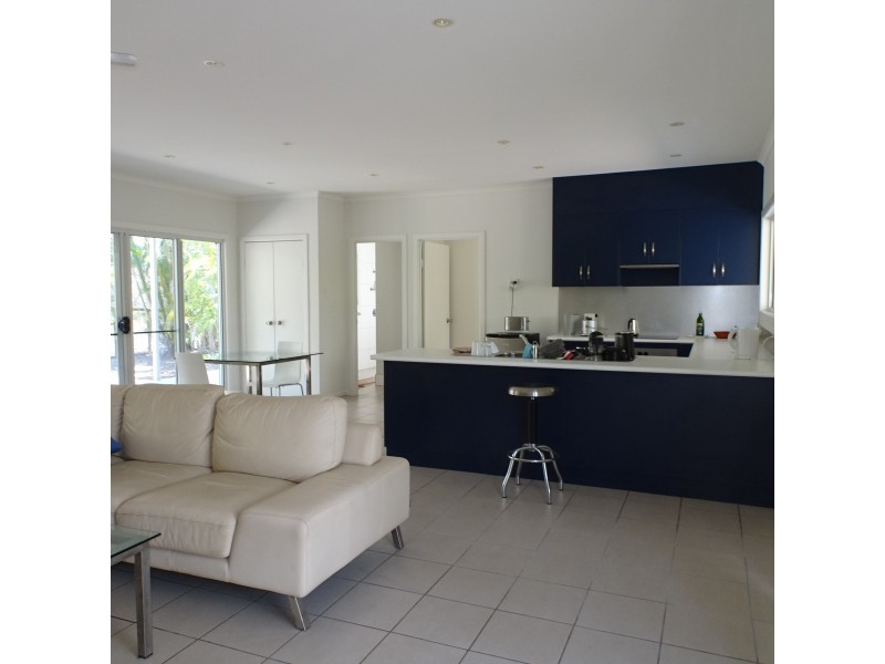 6 BURRUM STREET, Buxton QLD 4660