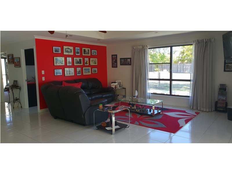 9 BURRUM STREET, Buxton QLD 4660