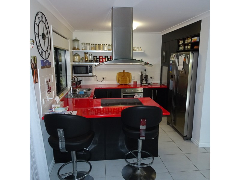 9 BURRUM STREET, Buxton QLD 4660