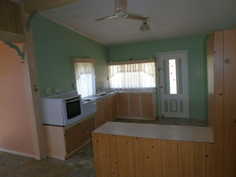 2A PIZZEY STREET, Childers QLD 4660