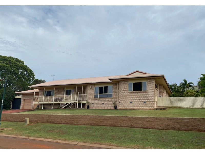 4 PIONEER AVENUE, Childers QLD 4660