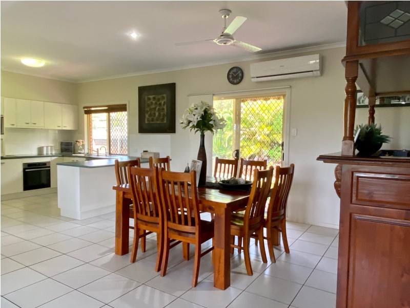 4 PIONEER AVENUE, Childers QLD 4660