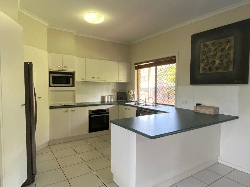 4 PIONEER AVENUE, Childers QLD 4660