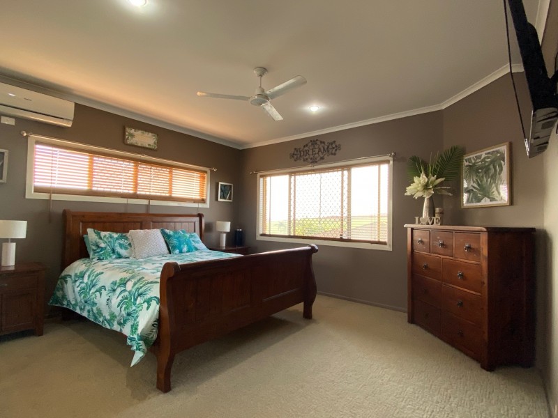 4 PIONEER AVENUE, Childers QLD 4660