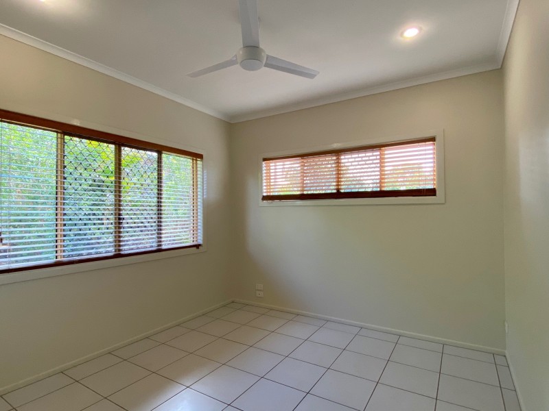 4 PIONEER AVENUE, Childers QLD 4660