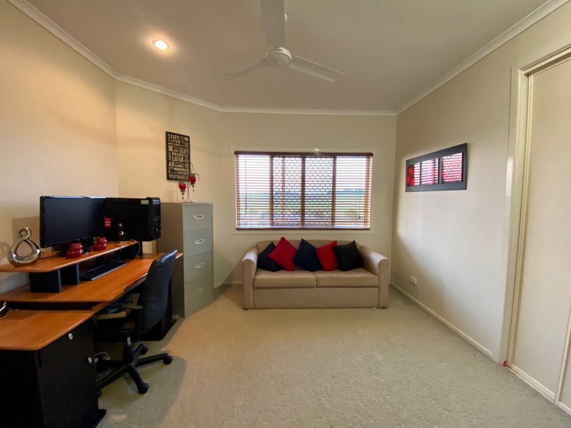 4 PIONEER AVENUE, Childers QLD 4660