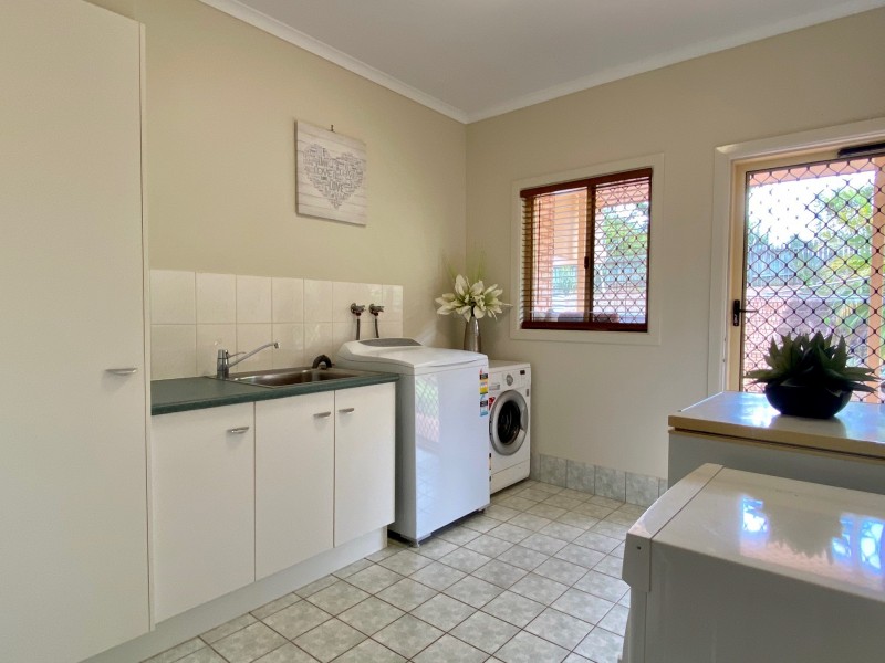 4 PIONEER AVENUE, Childers QLD 4660