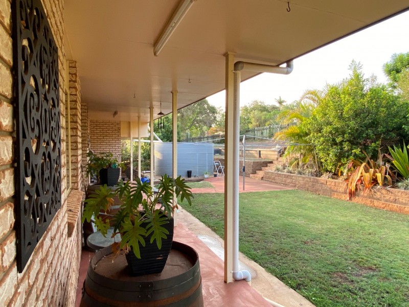 4 PIONEER AVENUE, Childers QLD 4660