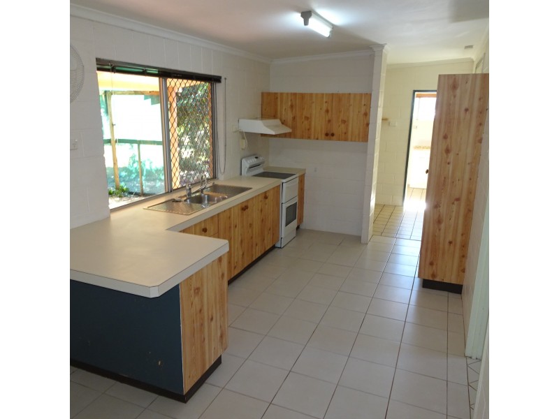 11 Churchill Street, Childers QLD 4660