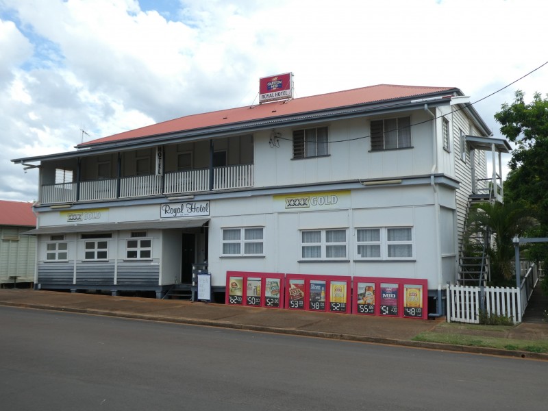 6 RANDALL STREET, Childers QLD 4660