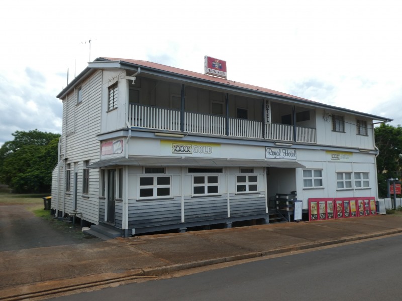 6 RANDALL STREET, Childers QLD 4660