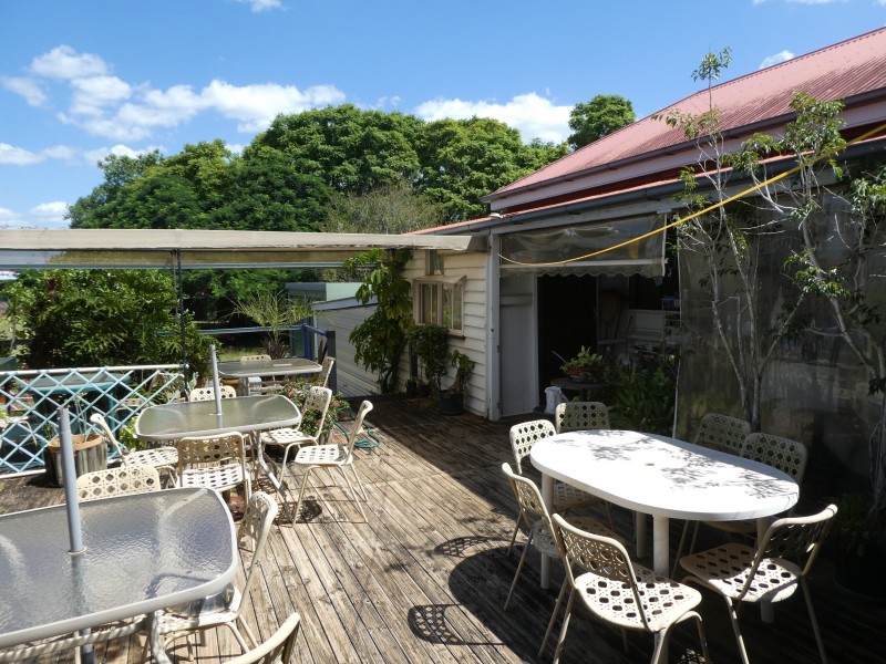 6 RANDALL STREET, Childers QLD 4660