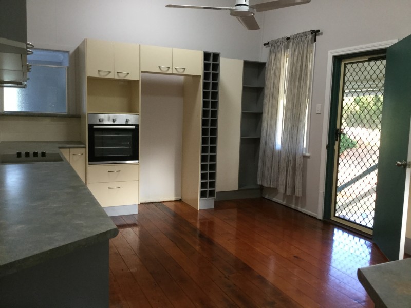 27 Green Valley Court, Childers QLD 4660