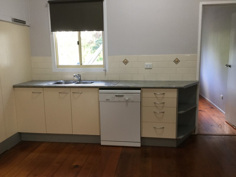 27 Green Valley Court, Childers QLD 4660